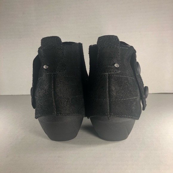 Merrill Black Button Suede Ankle Booties Women’s size 10 - Picture 7 of 16